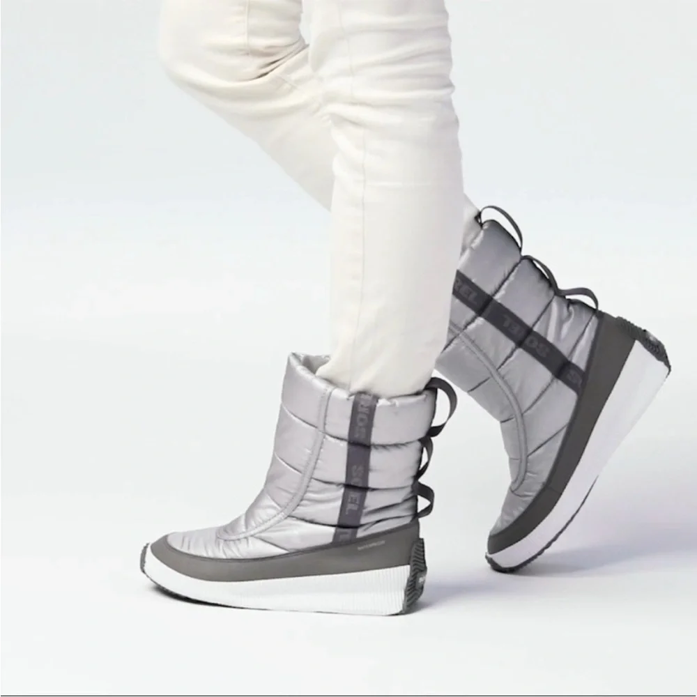 NWT SOREL Out ‘N About Puffy Mid Boot Silver Women’s 12